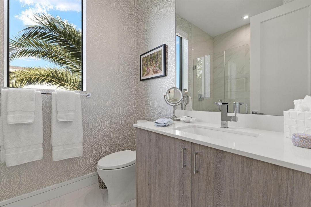 Guest Bath 1
