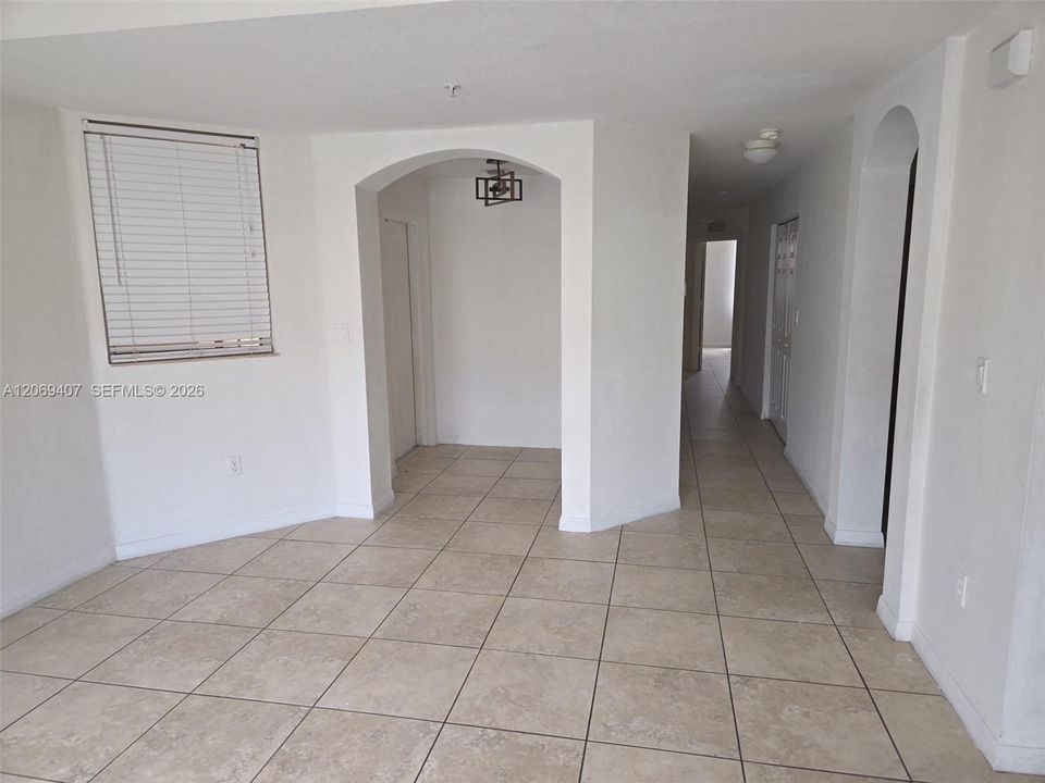 For Sale: $375,000 (3 beds, 2 baths, 1207 Square Feet)