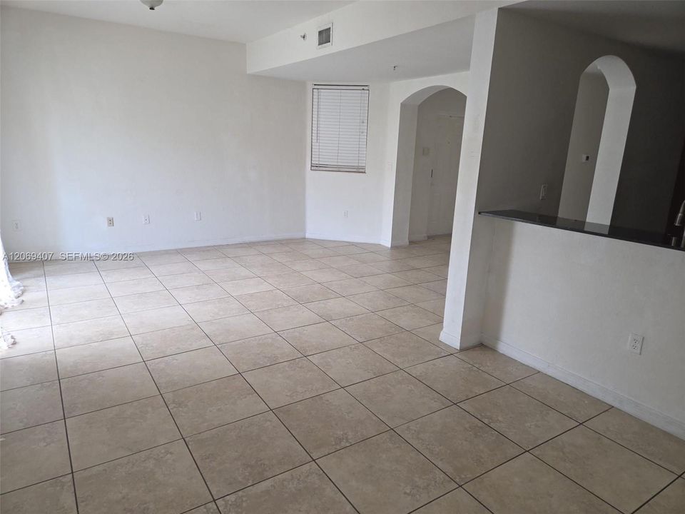 For Sale: $375,000 (3 beds, 2 baths, 1207 Square Feet)