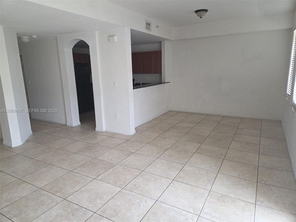For Sale: $375,000 (3 beds, 2 baths, 1207 Square Feet)