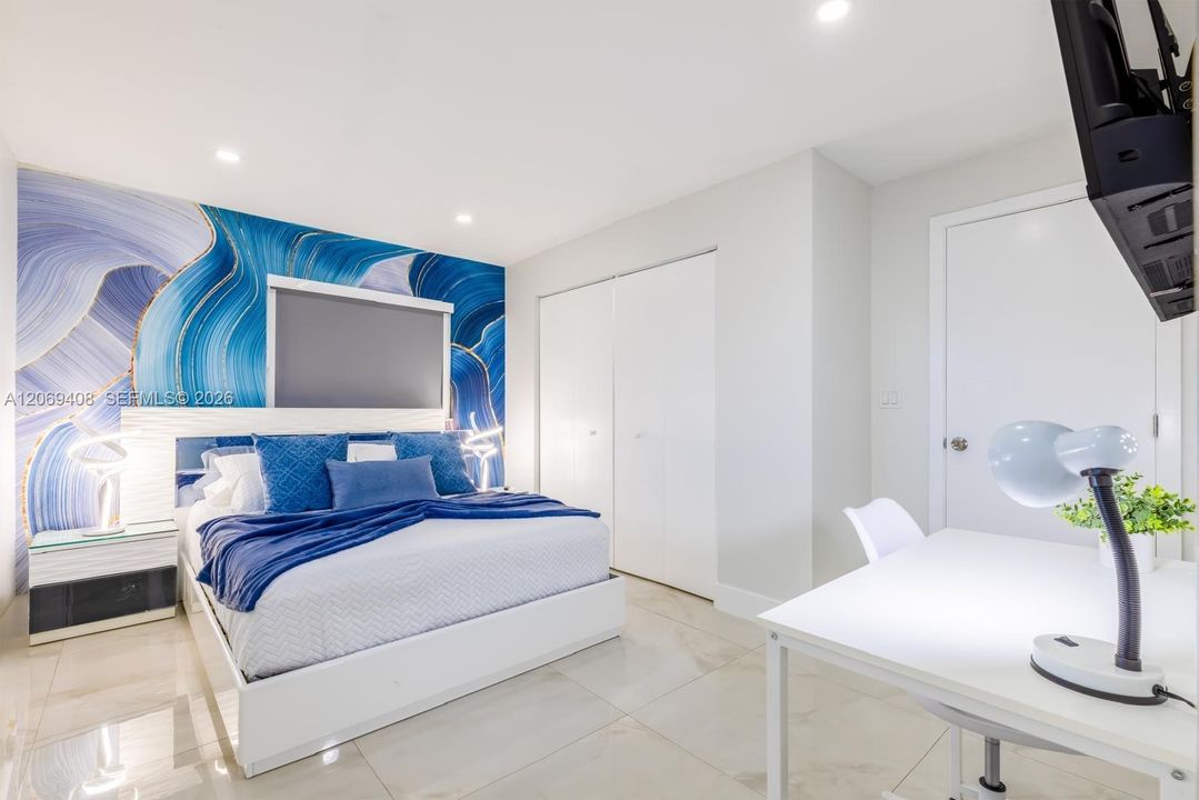En Venta: $755,990 (5 camas, 3 baños, 1730 Pies cuadrados)