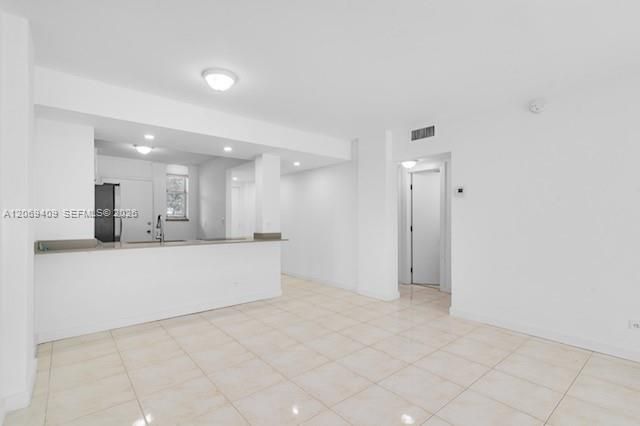 待售: $174,000 (2 贝兹, 2 浴室, 1025 平方英尺)