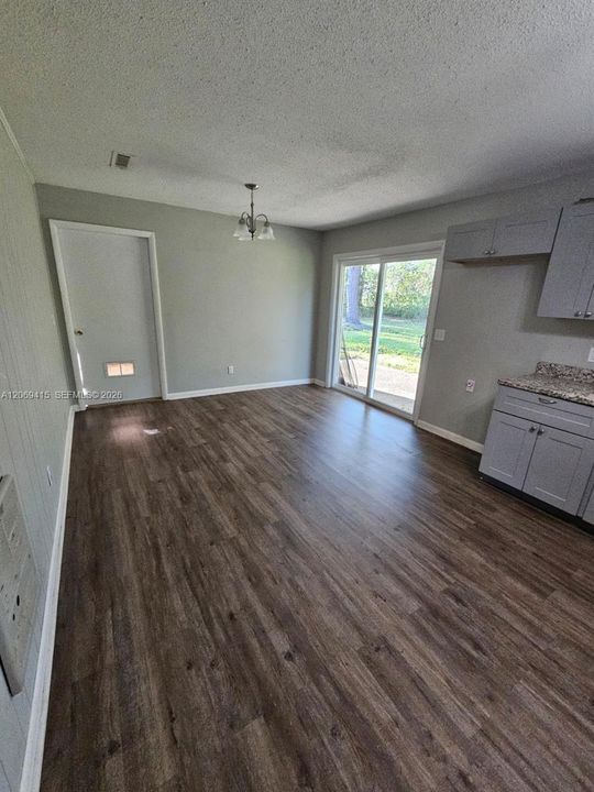 For Sale: $144,000 (3 beds, 2 baths, 1080 Square Feet)