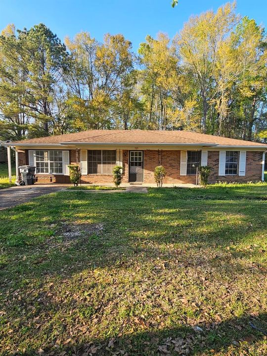 For Sale: $144,000 (3 beds, 2 baths, 1080 Square Feet)