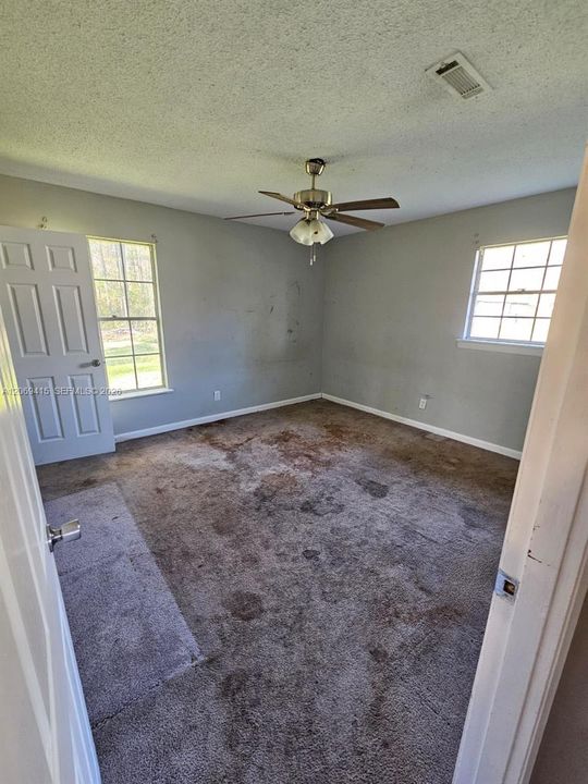 For Sale: $144,000 (3 beds, 2 baths, 1080 Square Feet)