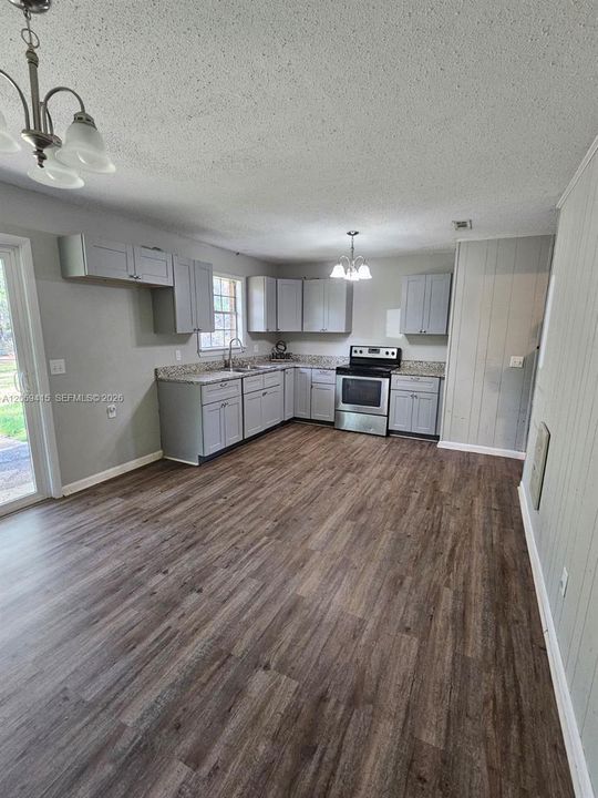 For Sale: $144,000 (3 beds, 2 baths, 1080 Square Feet)