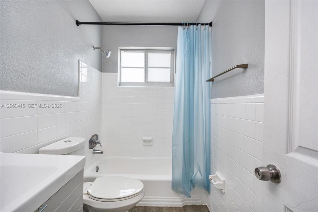 For Rent: $2,000 (1 beds, 1 baths, 700 Square Feet)