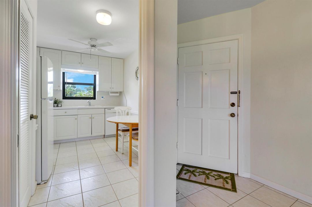Foyer/Kitchen