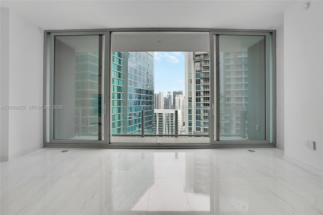 For Sale: $1,089,000 (1 beds, 1 baths, 767 Square Feet)