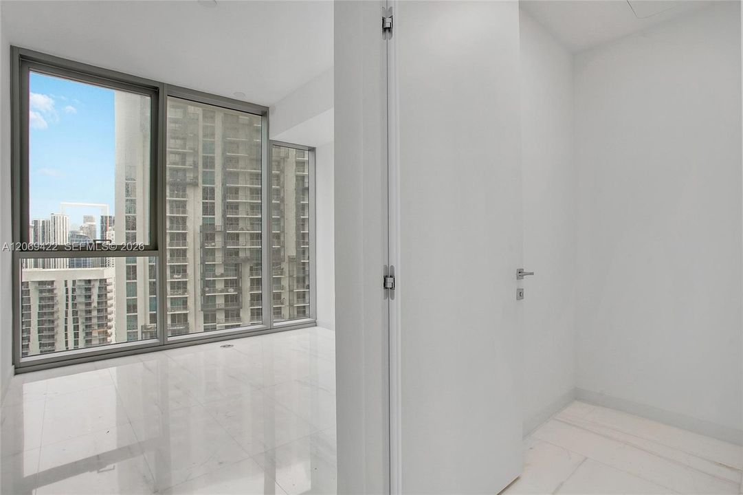 For Sale: $1,089,000 (1 beds, 1 baths, 767 Square Feet)