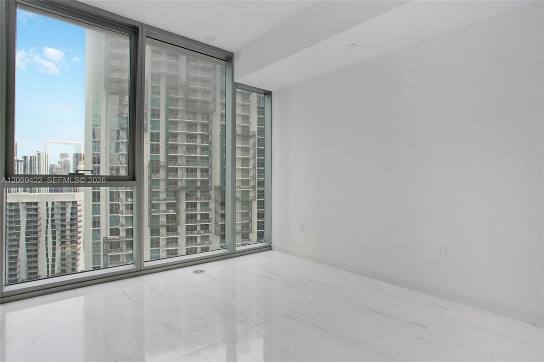 For Sale: $1,089,000 (1 beds, 1 baths, 767 Square Feet)