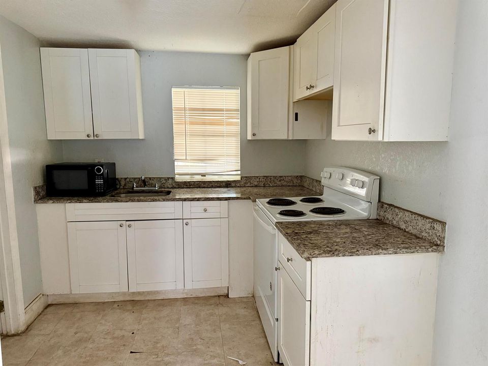Kitchen 1