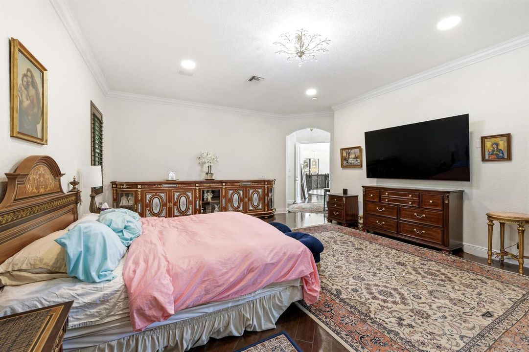 Spacious Primary Ensuite