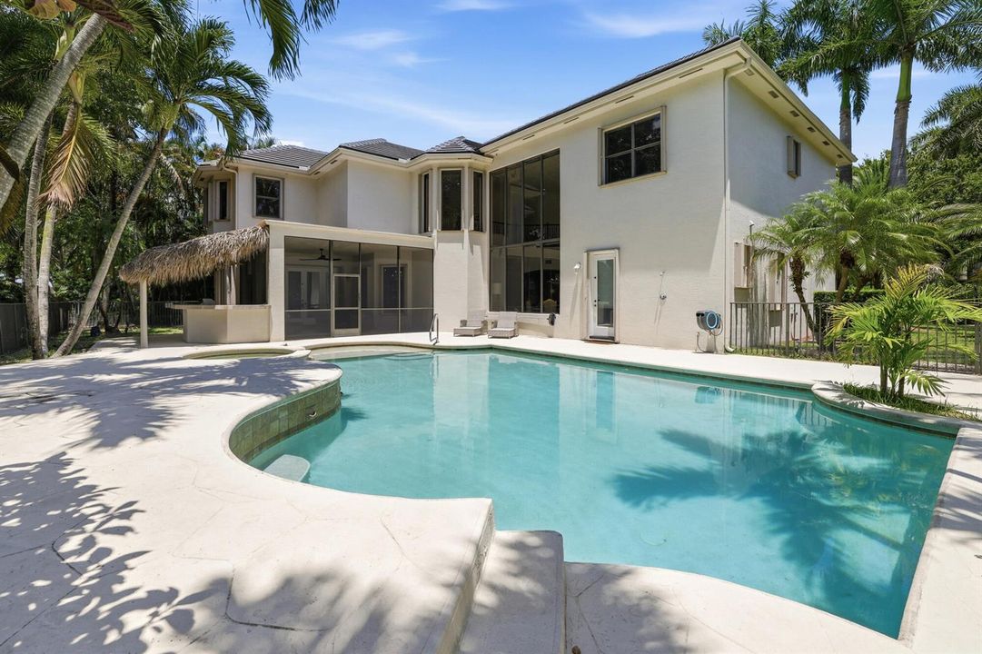 Pool with Waterfall/fountain features