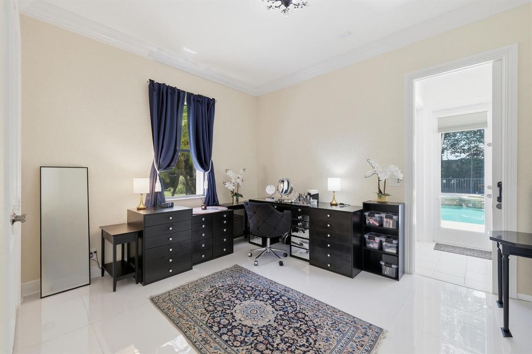 Downstairs Bedroom/en Suite