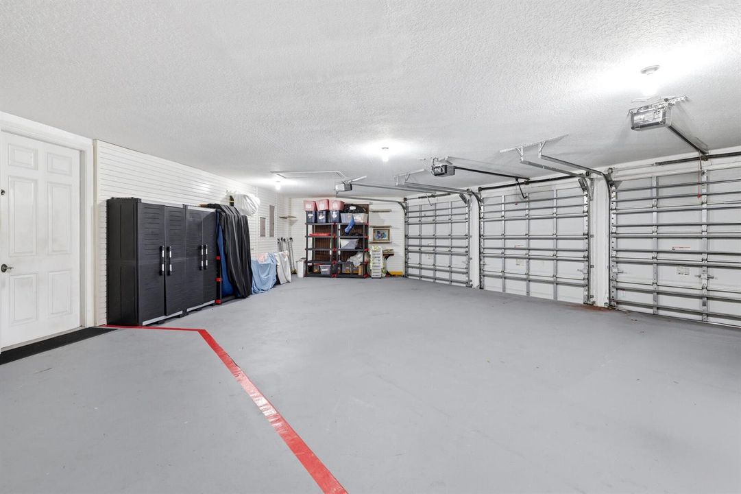 Oversized 3 Car Garage