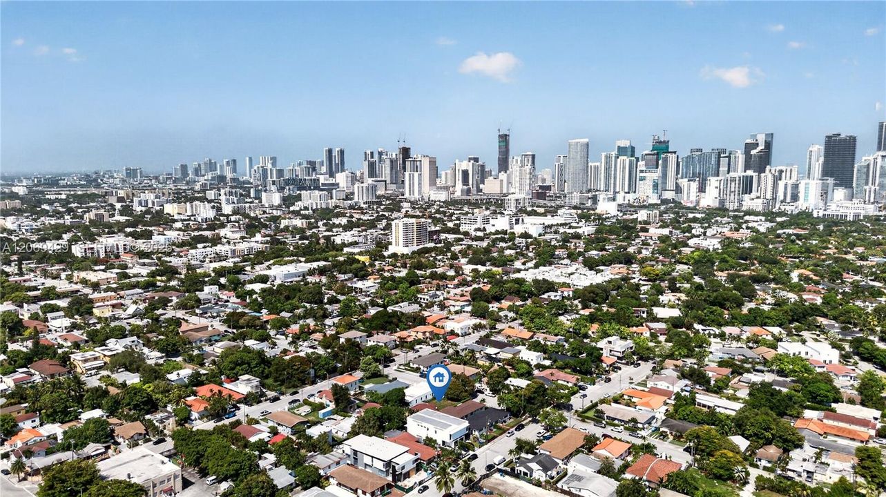 На продажу: $895,000 (5,000 кв.фт.)