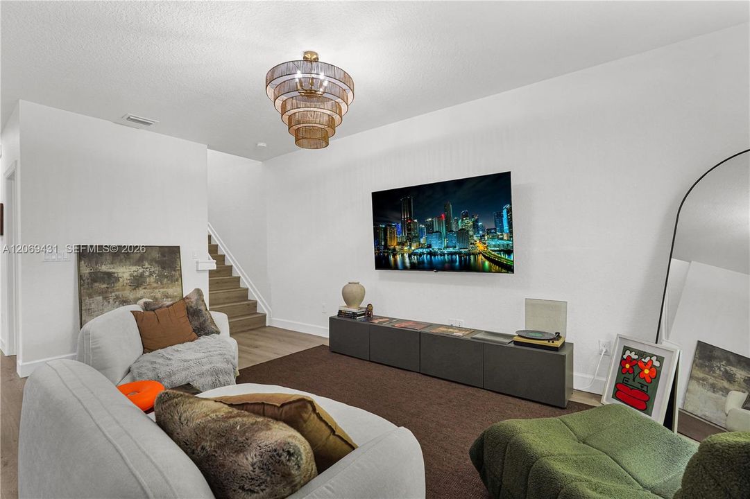 For Sale: $545,888 (3 beds, 2 baths, 1768 Square Feet)