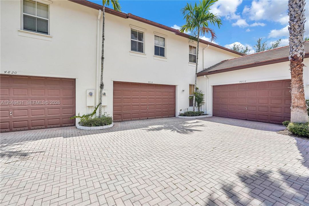 For Sale: $545,888 (3 beds, 2 baths, 1768 Square Feet)
