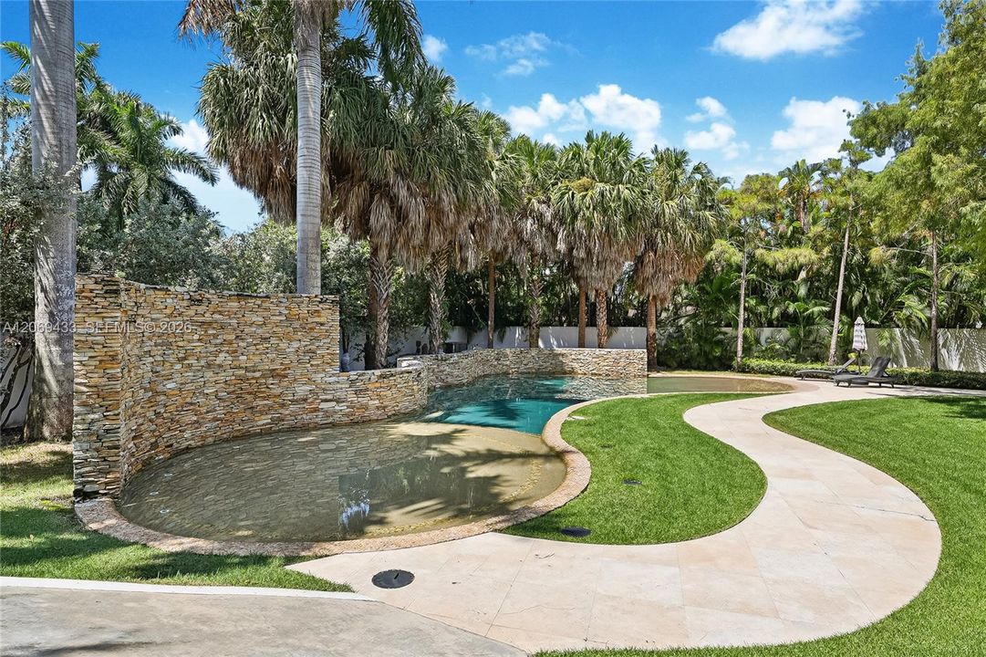 For Rent: $25,000 (4 beds, 4 baths, 2982 Square Feet)