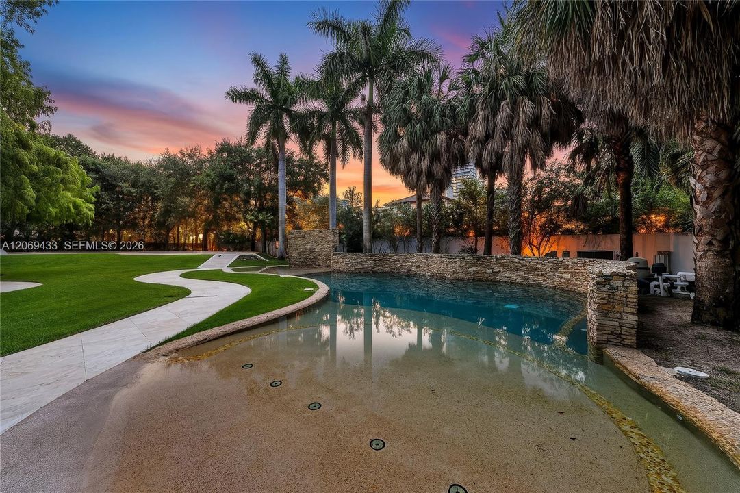 For Rent: $25,000 (4 beds, 4 baths, 2982 Square Feet)