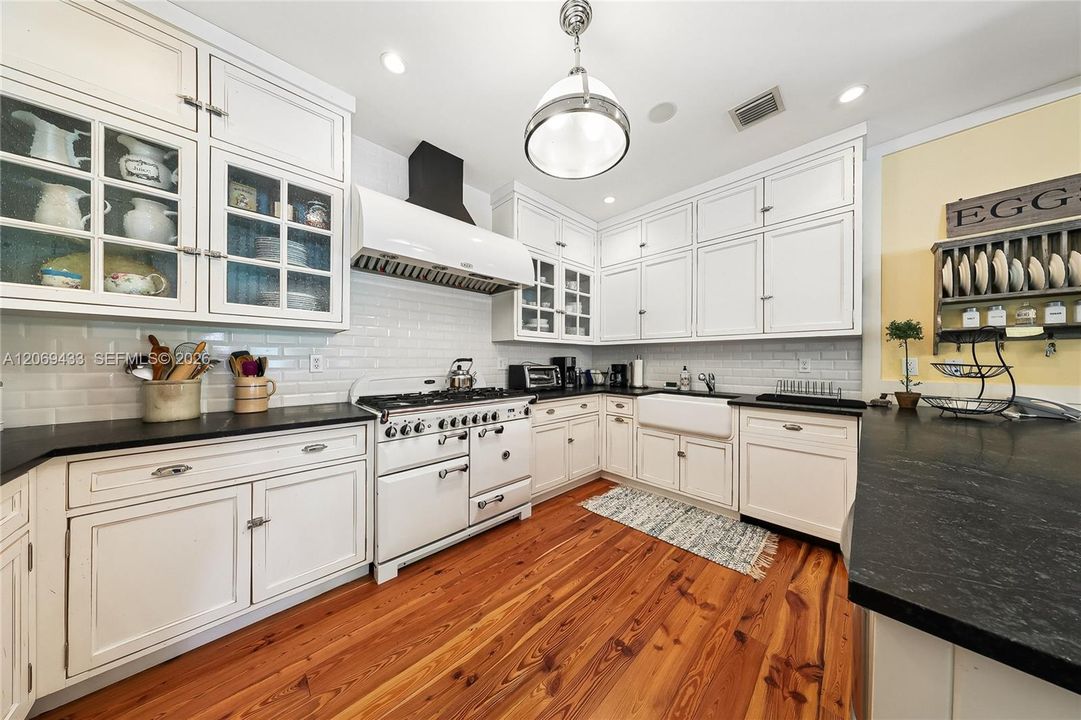 For Rent: $25,000 (4 beds, 4 baths, 2982 Square Feet)