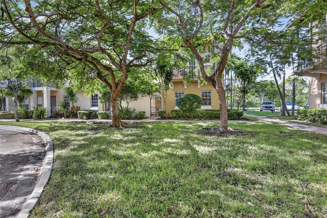 For Sale: $649,999 (3 beds, 2 baths, 2320 Square Feet)