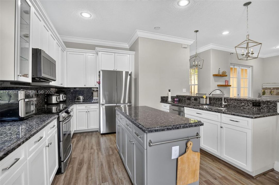 For Sale: $649,999 (3 beds, 2 baths, 2320 Square Feet)