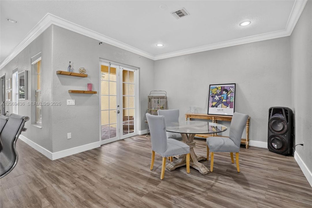 For Sale: $649,999 (3 beds, 2 baths, 2320 Square Feet)
