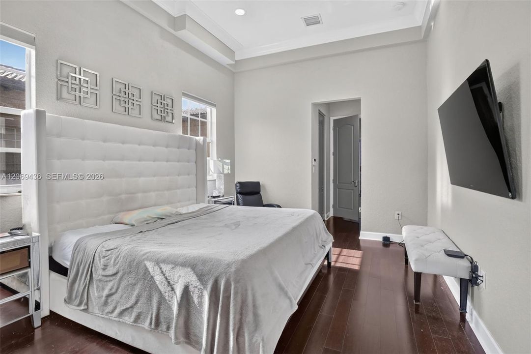For Sale: $649,999 (3 beds, 2 baths, 2320 Square Feet)