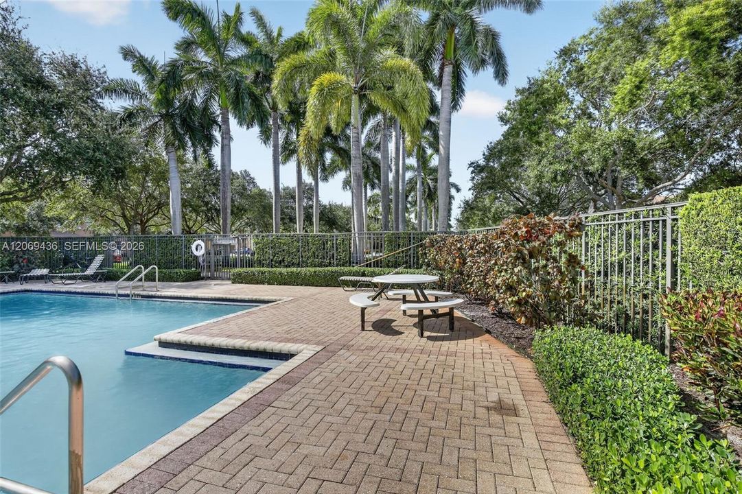 For Sale: $649,999 (3 beds, 2 baths, 2320 Square Feet)