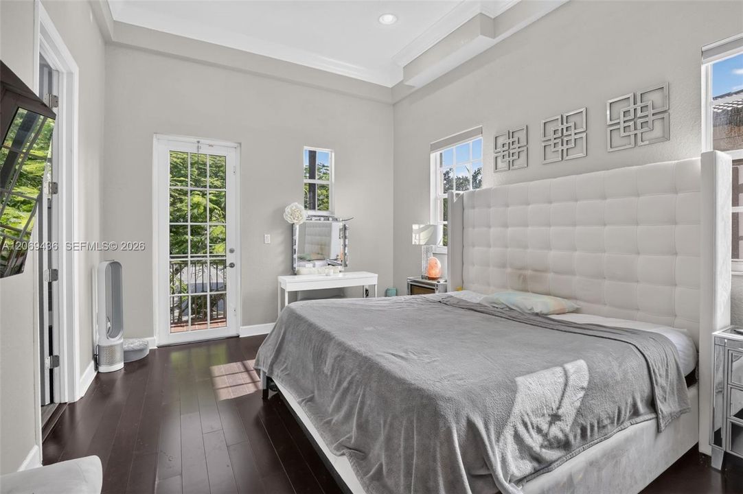 For Sale: $649,999 (3 beds, 2 baths, 2320 Square Feet)