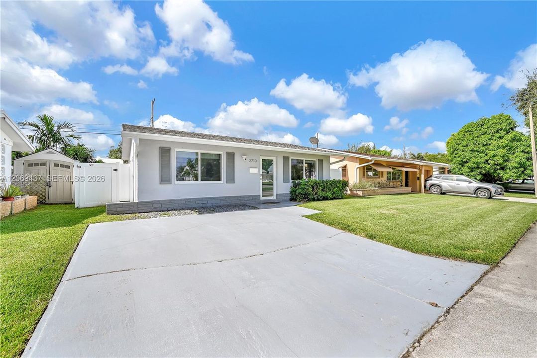 For Sale: $365,000 (2 beds, 1 baths, 864 Square Feet)