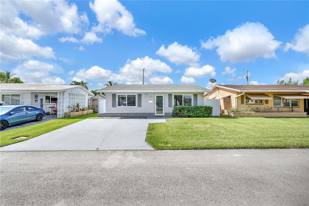 For Sale: $365,000 (2 beds, 1 baths, 864 Square Feet)