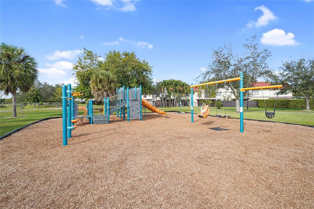 Active With Contract: $3,300 (3 beds, 2 baths, 1565 Square Feet)