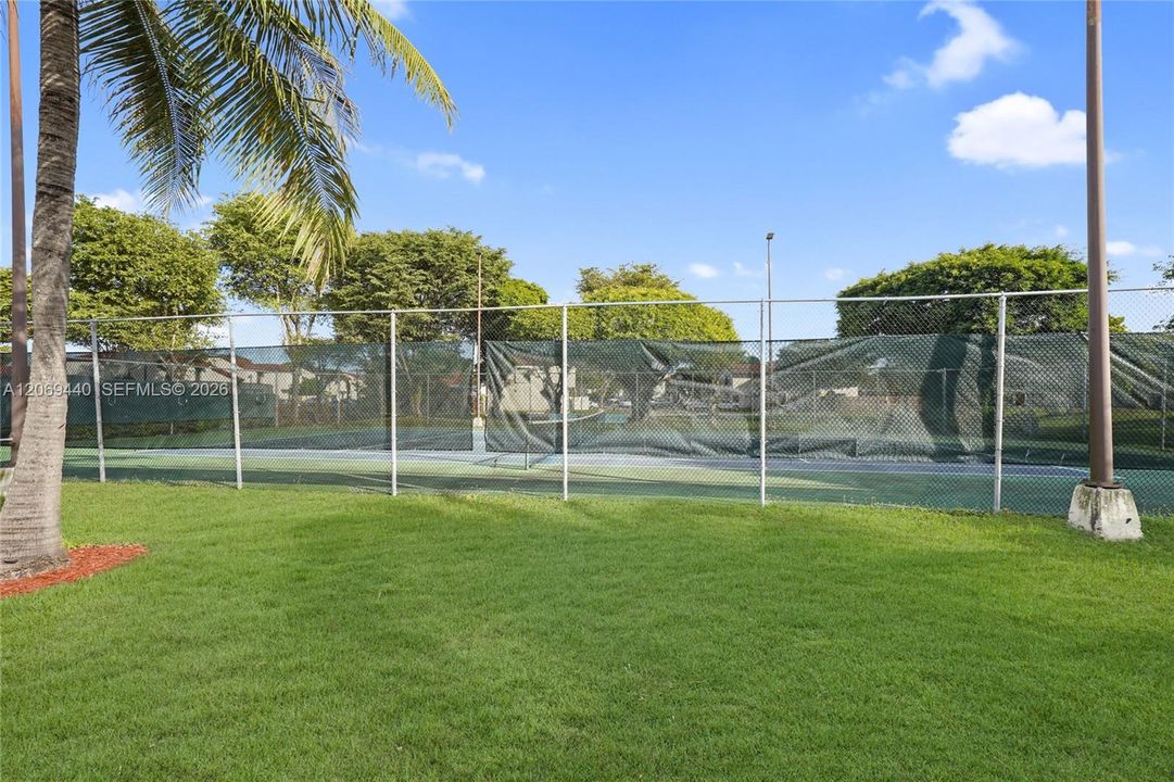 Active With Contract: $3,300 (3 beds, 2 baths, 1565 Square Feet)