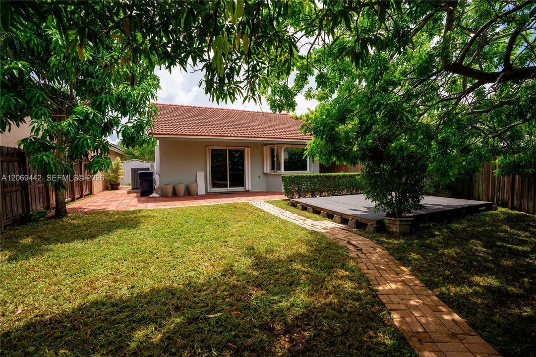 For Rent: $4,000 (4 beds, 2 baths, 1714 Square Feet)