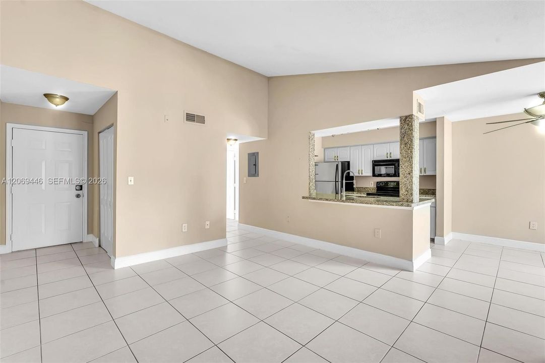En Venta: $189,900 (1 camas, 1 baños, 834 Pies cuadrados)
