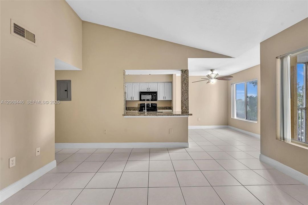 En Venta: $189,900 (1 camas, 1 baños, 834 Pies cuadrados)