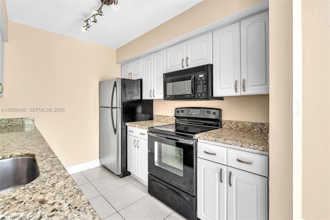 En Venta: $189,900 (1 camas, 1 baños, 834 Pies cuadrados)