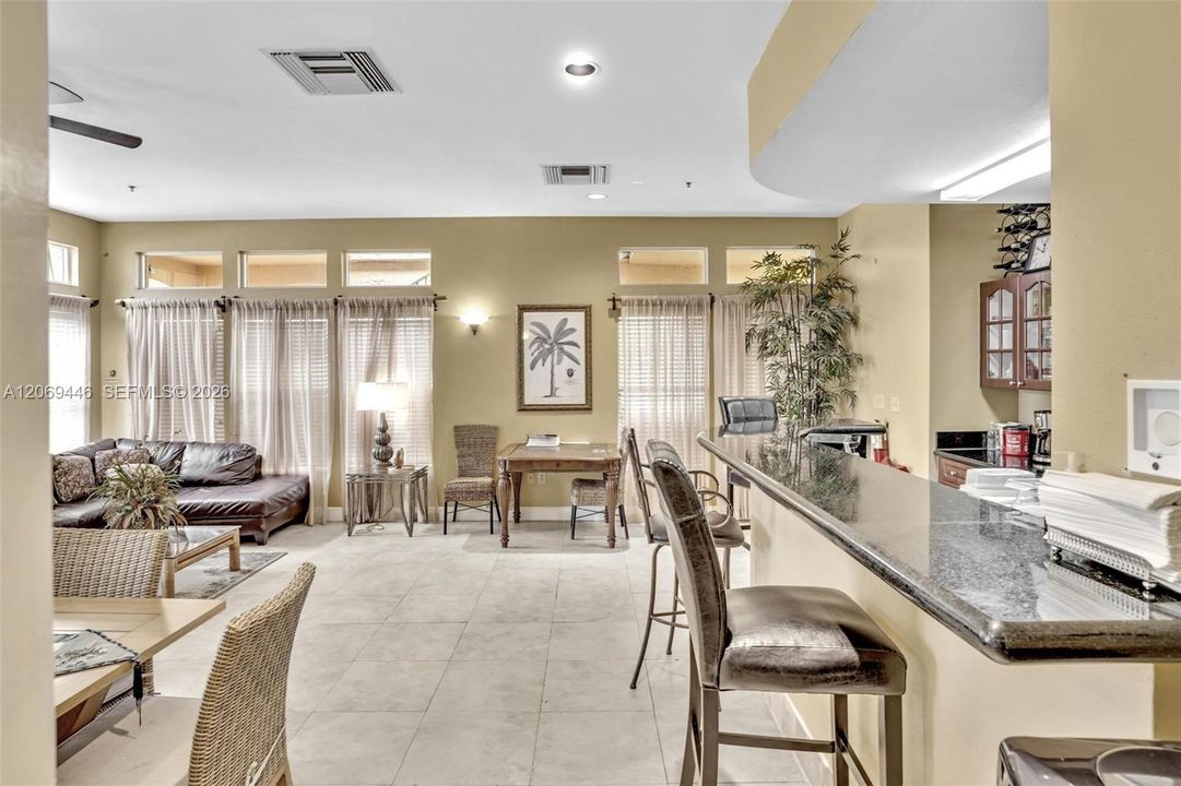 En Venta: $189,900 (1 camas, 1 baños, 834 Pies cuadrados)