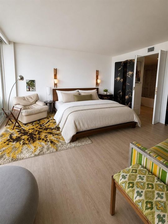 For Rent: $3,500 (1 beds, 1 baths, 1042 Square Feet)