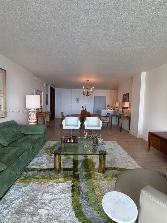 For Rent: $3,500 (1 beds, 1 baths, 1042 Square Feet)