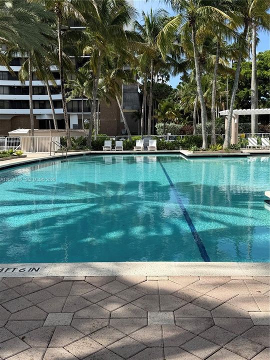 For Rent: $3,500 (1 beds, 1 baths, 1042 Square Feet)