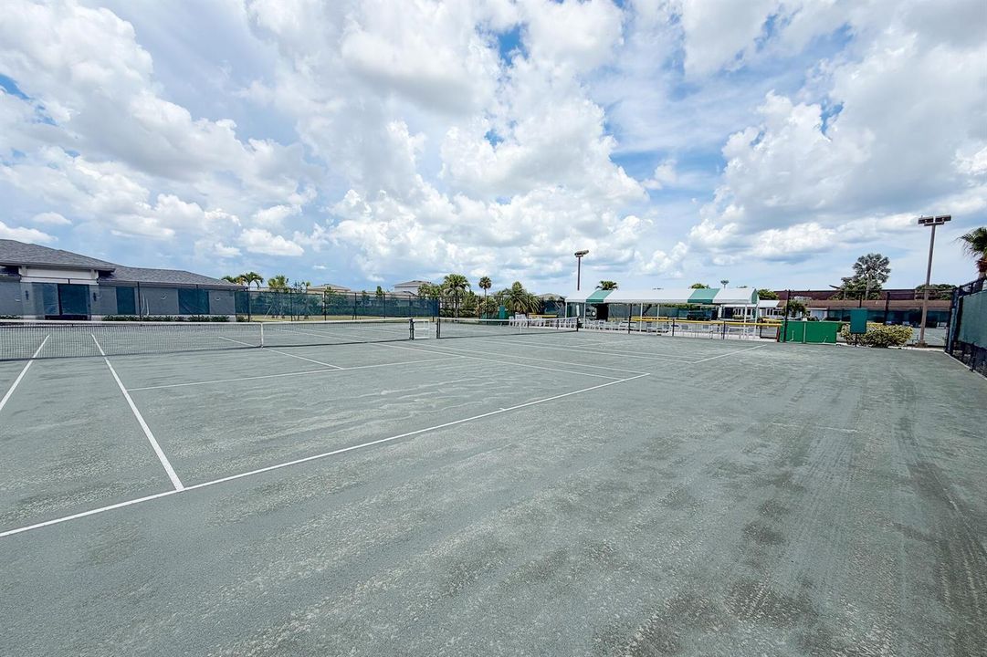 Tennis Courts at Palm Greens