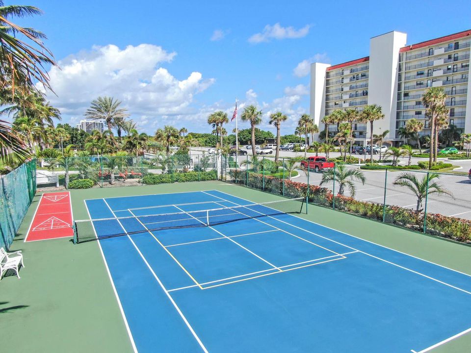 069_-_Pickeball_and_Tennis_Court_-_Ocean