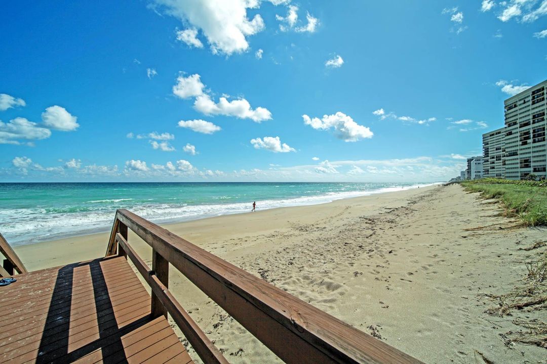 074_-_Beach_Access_4_-_Ocean_Towers