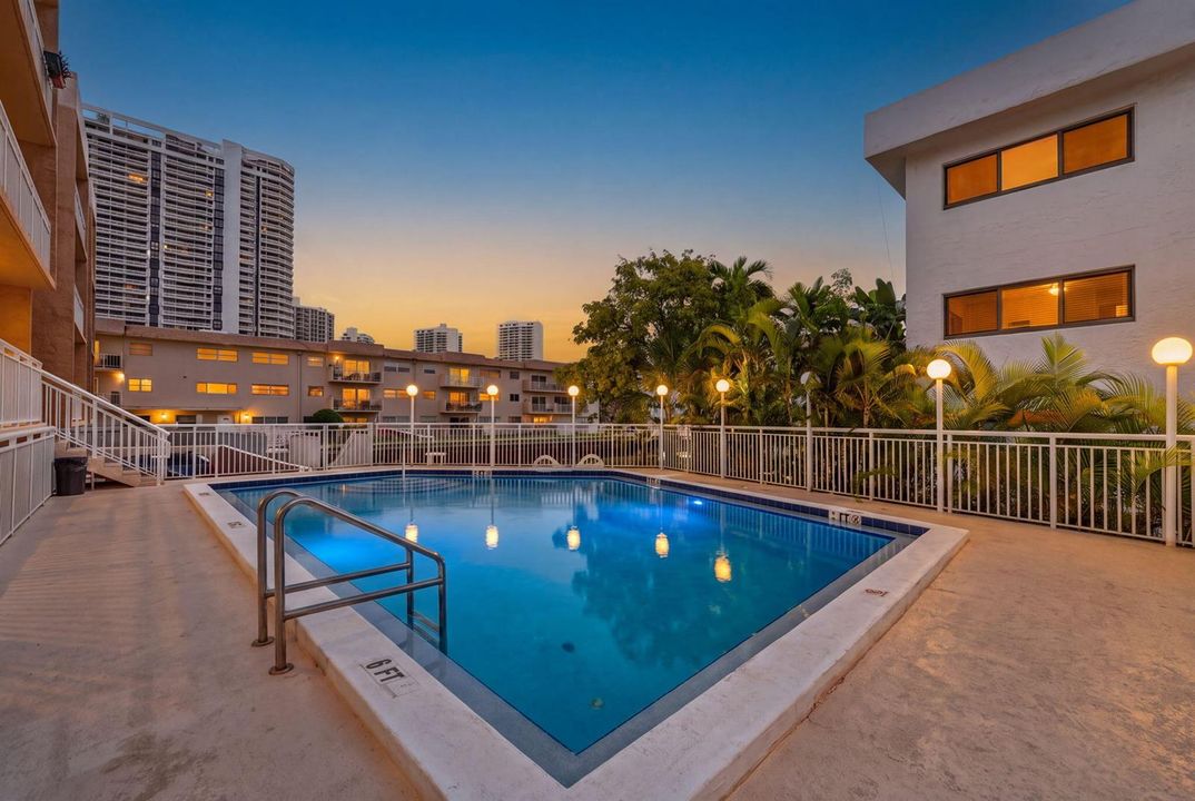 1-web-or-mls-Twilight_Exterior_DSC04326_