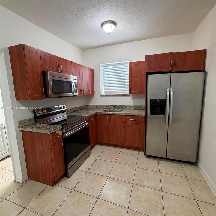 For Rent: $1,400 (1 beds, 1 baths, 465 Square Feet)