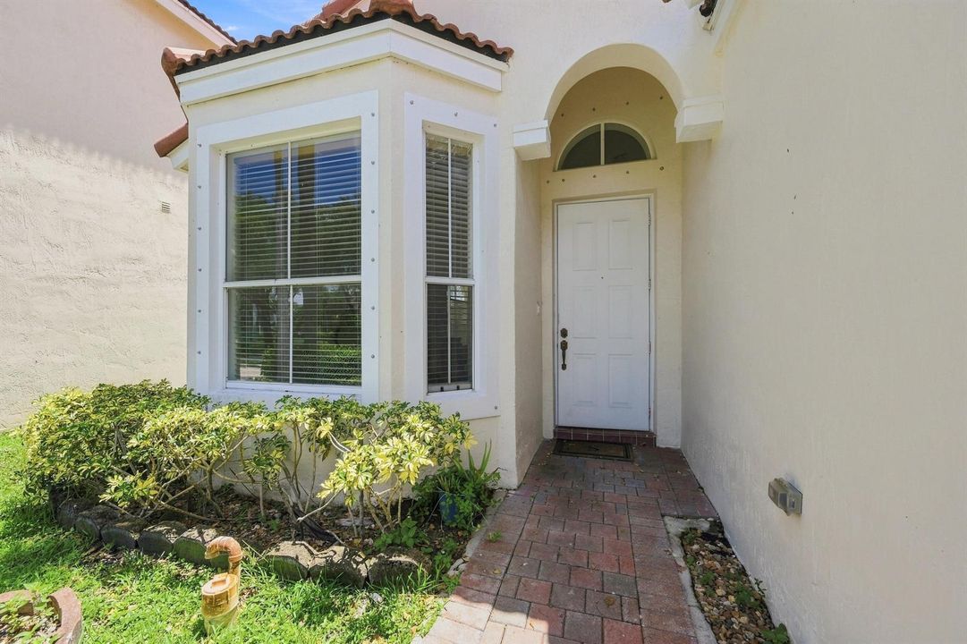 05_exterior entry